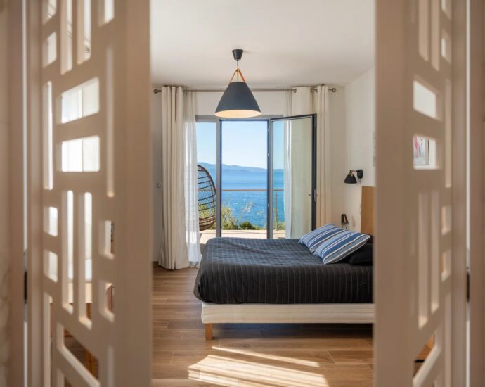 Exclusive, Ajaccio, Route des Sanguinaires,  Villa with panoramic sea views, 4 bedrooms, swimming pool, and walking distance to the beach
