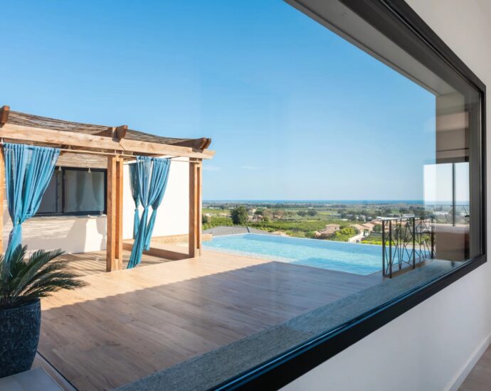 South Bastia, sea-view villa, 7 rooms, 3 bedrooms, swimming pool, close to the beach