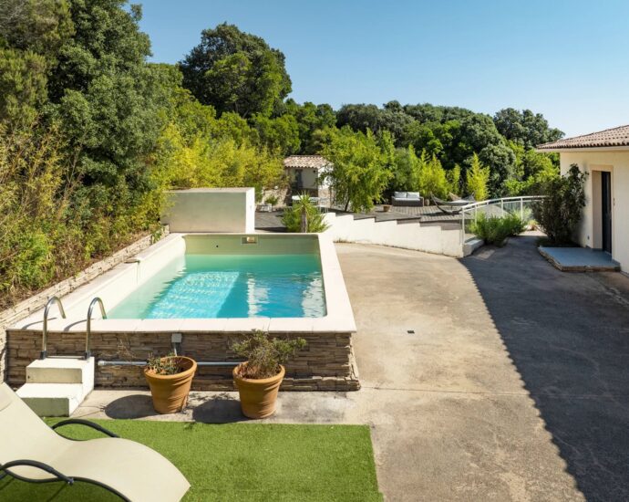 Porticcio, single-storey villa, 4 bedrooms, pool, panoramic sea view, close to beaches