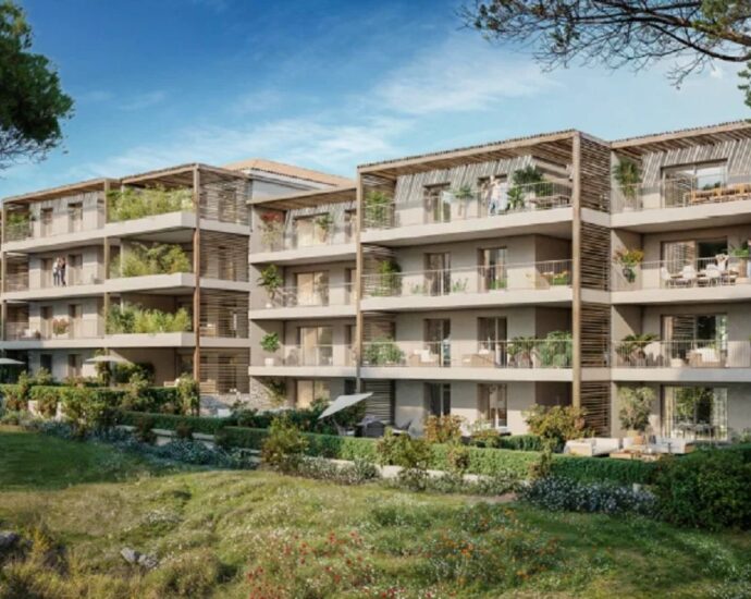 Calvi, New Development, Apartments from 1 to 3 Bedrooms, Close to the Beach, with  Partial Sea views
