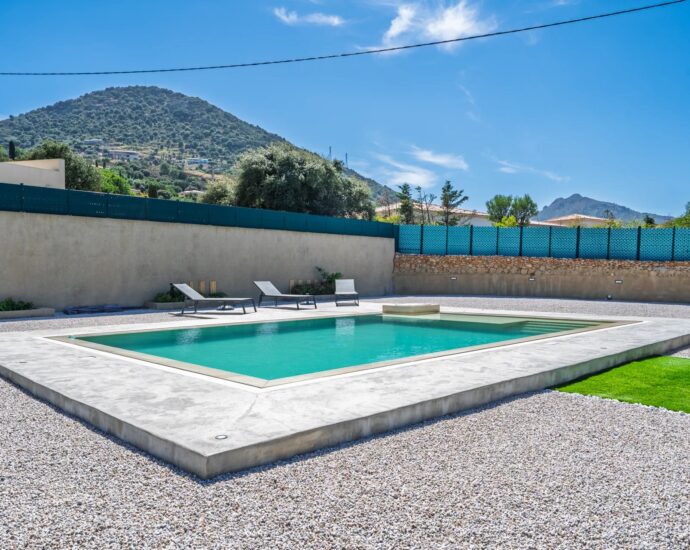 Monticello, near L’Île-Rousse, sea-view villa, 4 bedrooms, mirror pool, close to the beach
