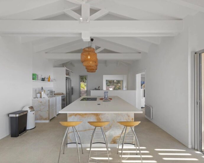 Porto-Vecchio, Palombaggia, Panoramic sea-view villa, 6 bedrooms, within walking distance of the beach