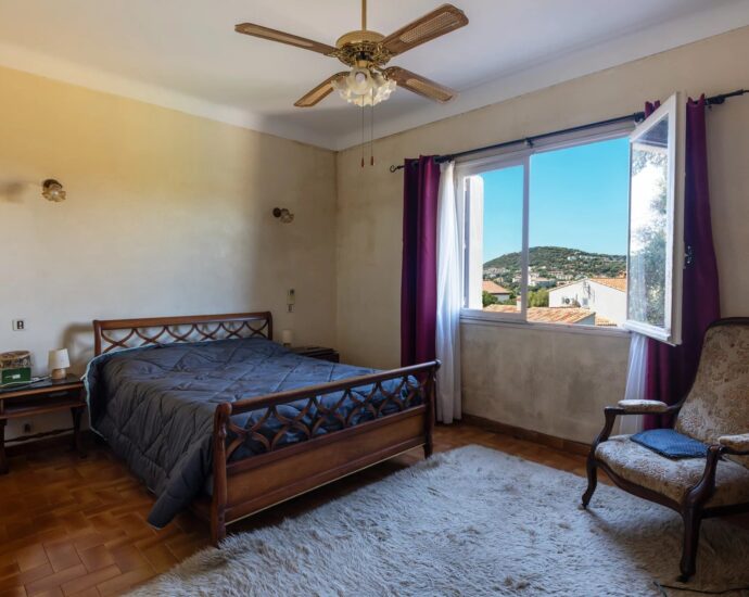 Exclusivité, L&rsquo;Île-Rousse, villa vue mer et île de la Pietra, 3 chambres, piscine, proche plage