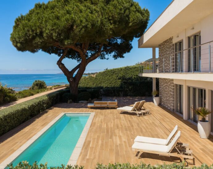 Exclusive, Ajaccio, Route des Sanguinaires,  Villa with panoramic sea views, 4 bedrooms, swimming pool, and walking distance to the beach