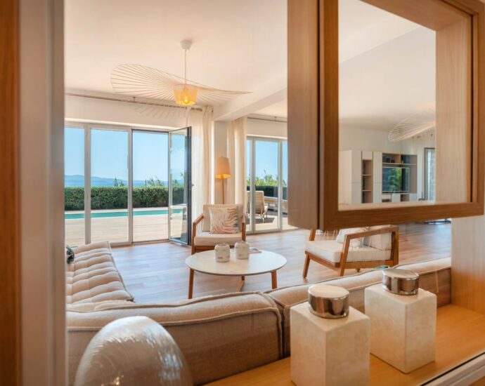 Exclusive, Ajaccio, Route des Sanguinaires,  Villa with panoramic sea views, 4 bedrooms, swimming pool, and walking distance to the beach