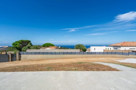 Monticello, near L’Île-Rousse, sea-view villa, 4 bedrooms, mirror pool, close to the beach