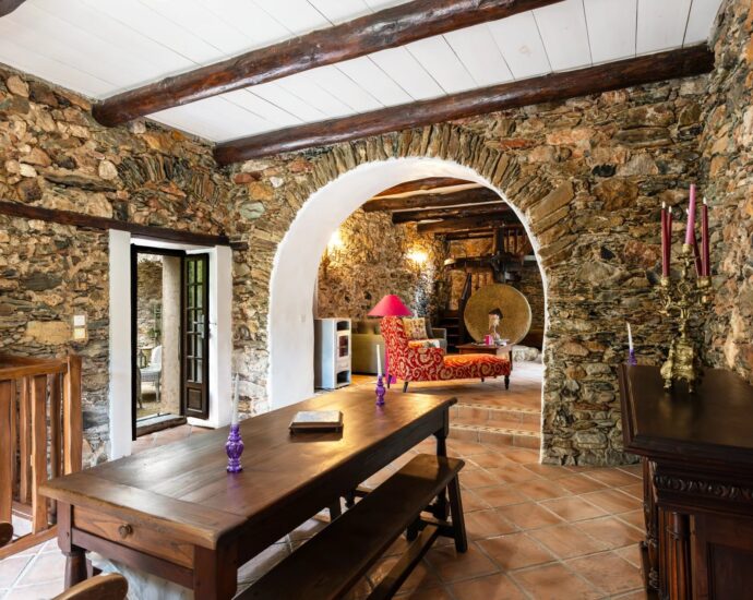 Oletta, Restored Mill, 3 Bedrooms, swimming pool, Valley and Mountain Views, Close to Beaches