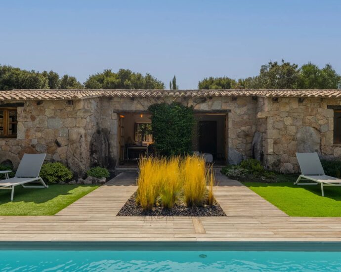 Produit rare : Bergerie d&rsquo;architecte neuve avec quatre chambres et une piscine à Porto-Vecchio