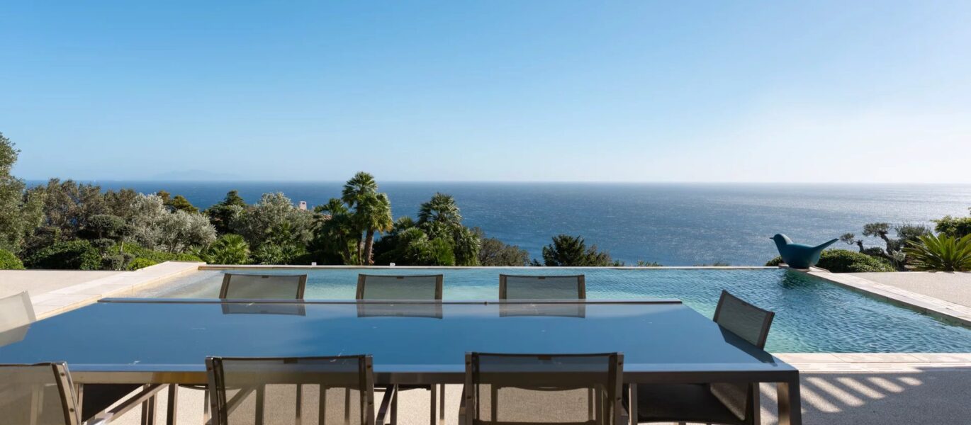 Cap Corse, Erbalunga, villa vue mer panoramique, piscine à débordement chauffée, proche Bastia