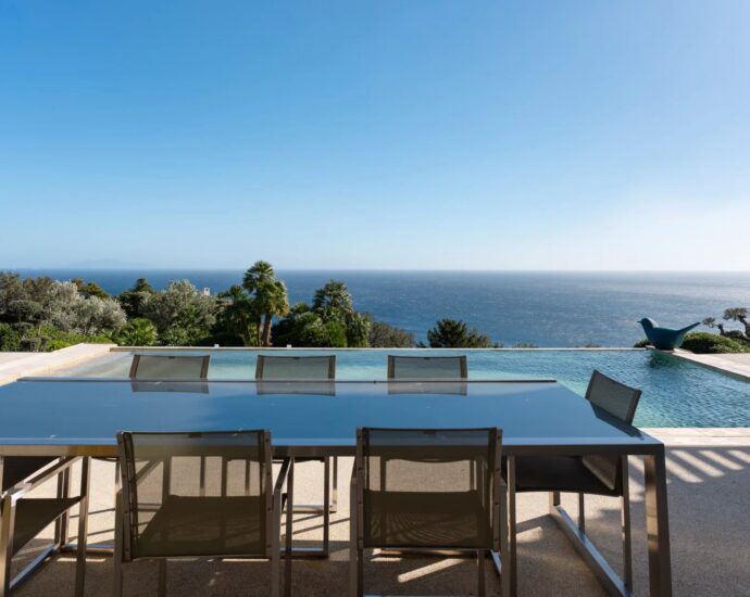 Cap Corse, Erbalunga, villa vue mer panoramique, piscine à débordement chauffée, proche Bastia